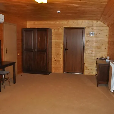 Sunny Mountain Hotel Vynohradiv